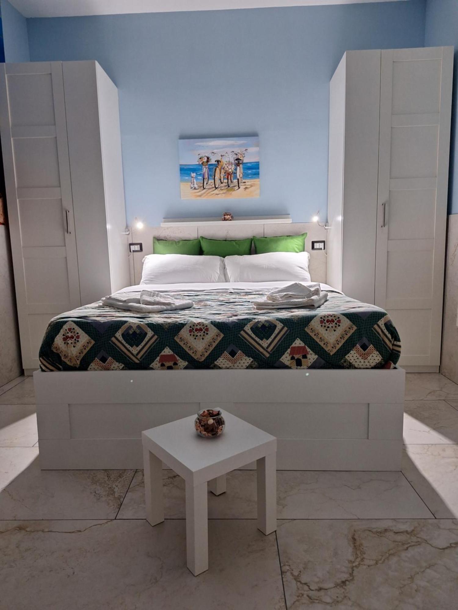 Casa Vacanza Alessandra Villa เนเปิลส์ ภายนอก รูปภาพ